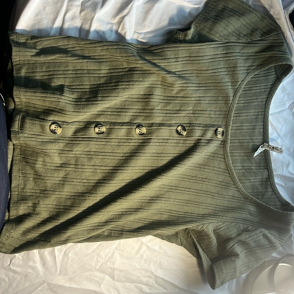 Green Tee from MUDD.